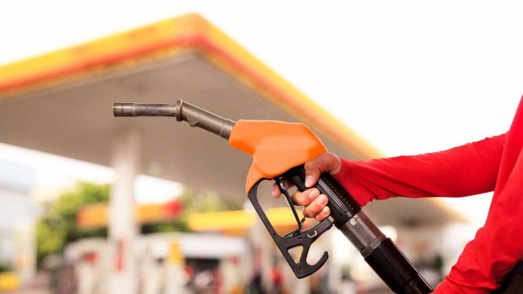 Reason Petrol price Slashes by Rs. 40