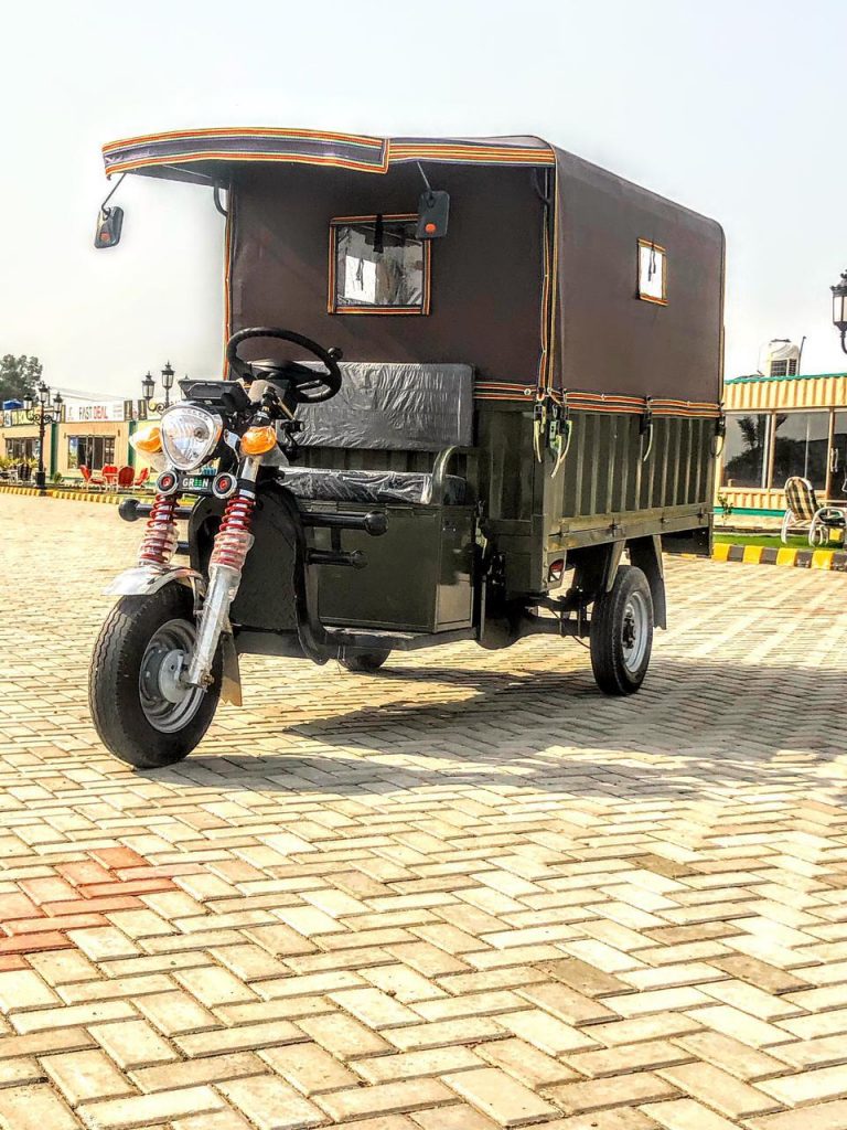 Features of Electric Rickshaw in Pakitsan